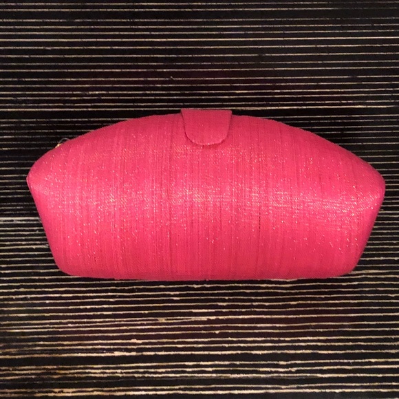 Buntal Clutch With Flap And Round Beadwork. - Picture 2 of 3